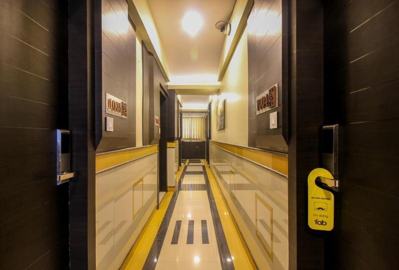 Fabexpress Time Square Hotel Thane Buitenkant foto