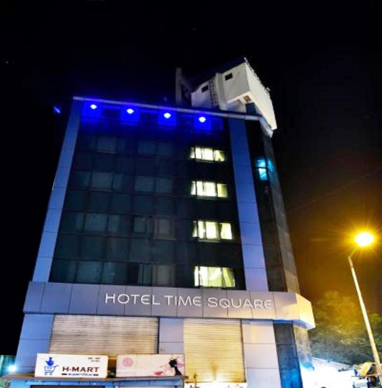 Fabexpress Time Square Hotel Thane Buitenkant foto