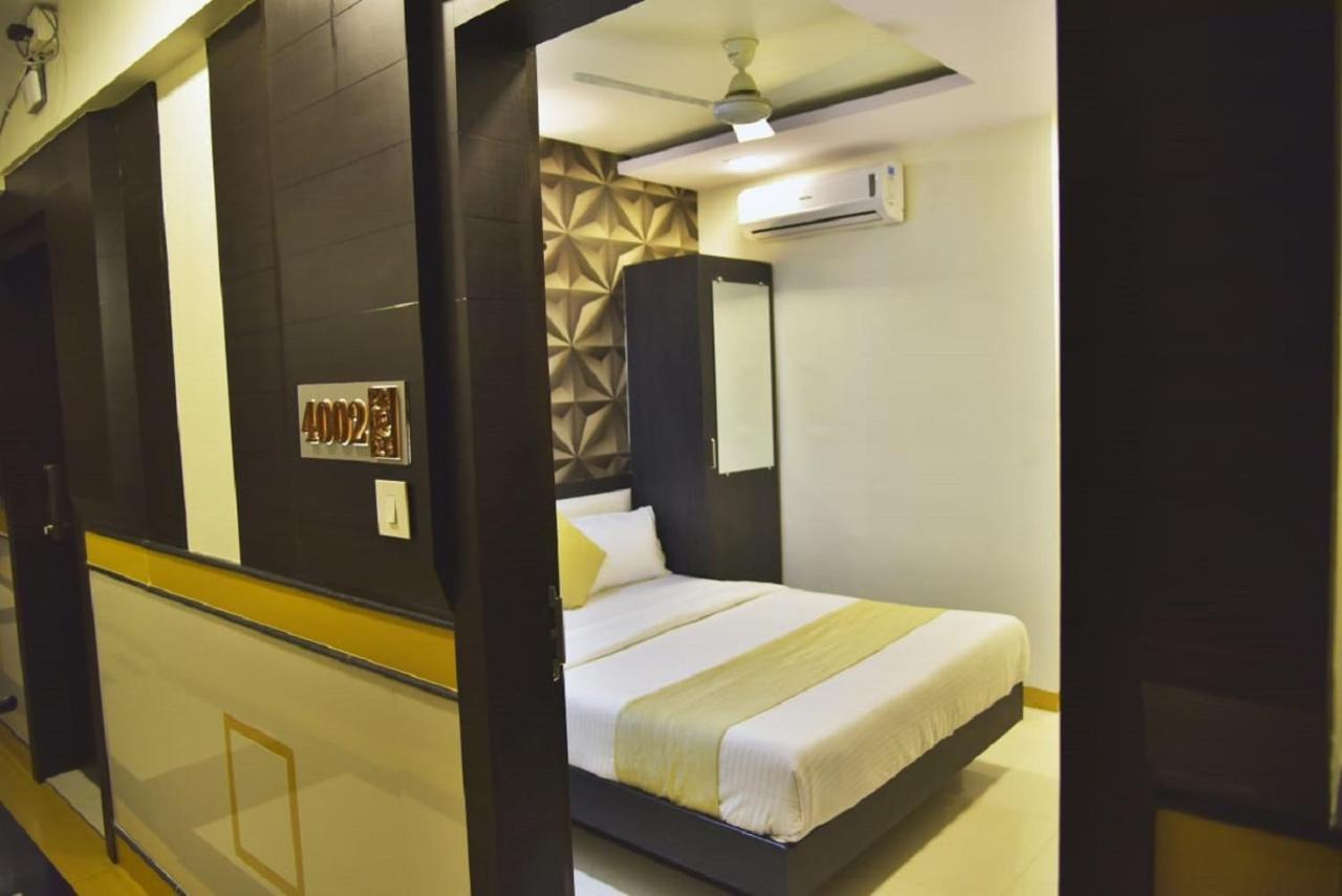 Fabexpress Time Square Hotel Thane Buitenkant foto